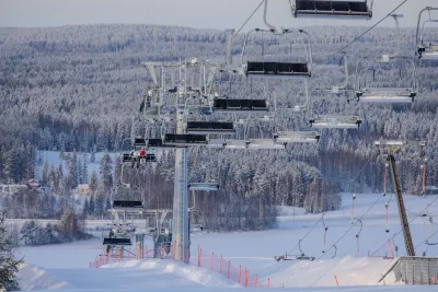 Neljän hengen tuolihissit länsirinteillä