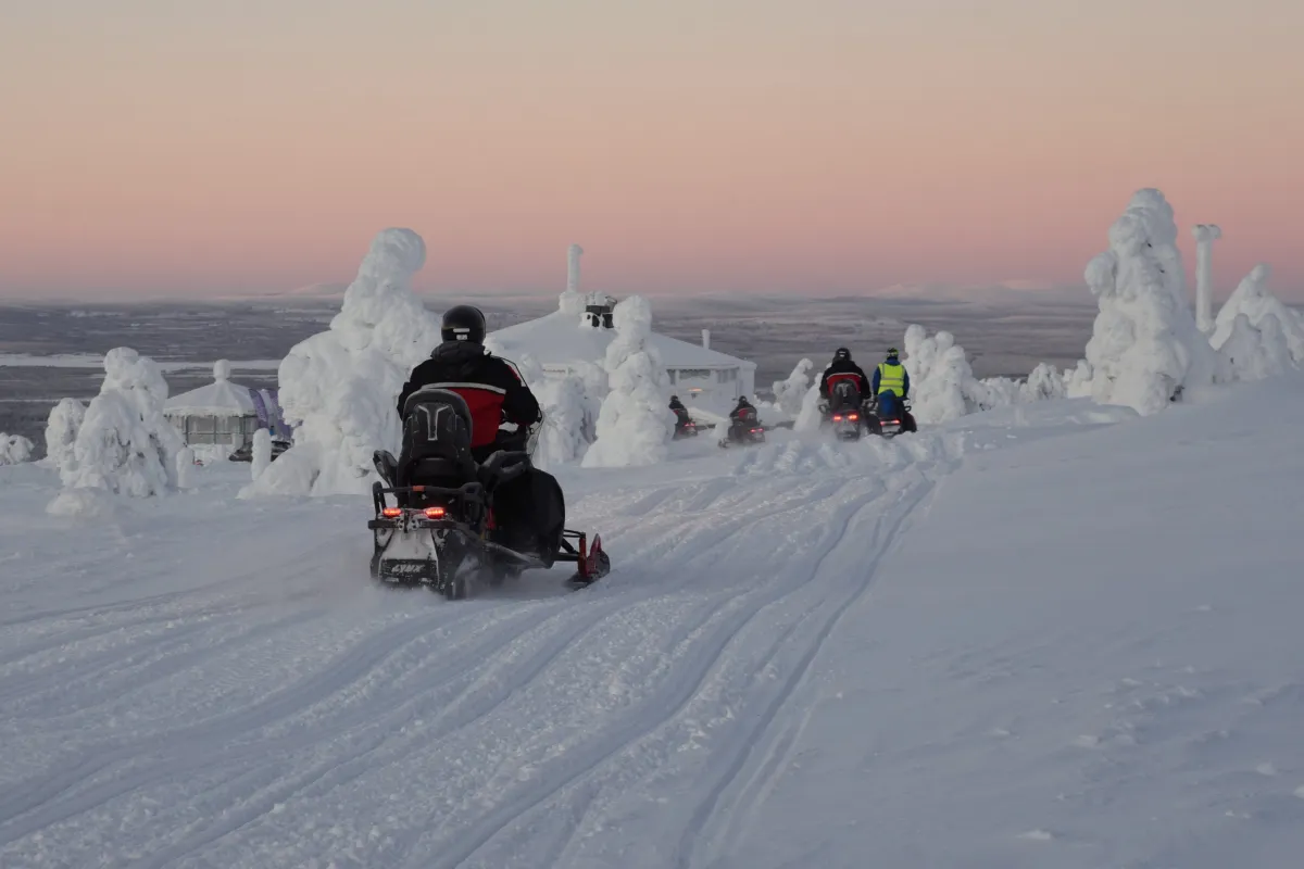 Levillä voi moottorkelkkailla
