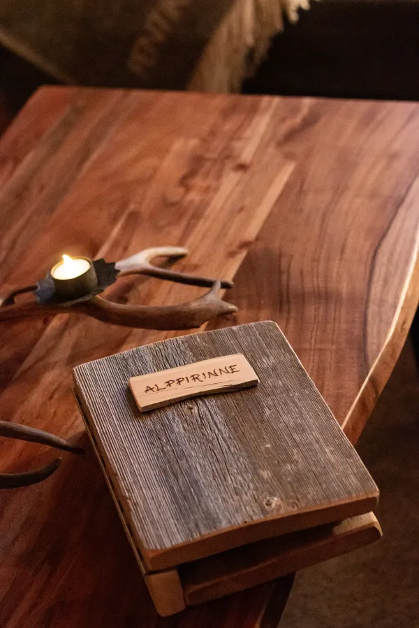 Vieraskirja mökissä Suomessa