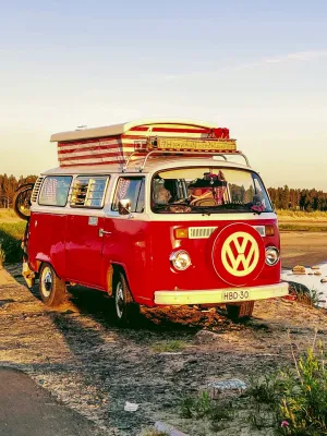A Kleinbus camping car is a small and compact vehicle that has been converted into a mobile camper, ideal for road trips and camping adventures. This type of camping car is often based on the iconic Volkswagen